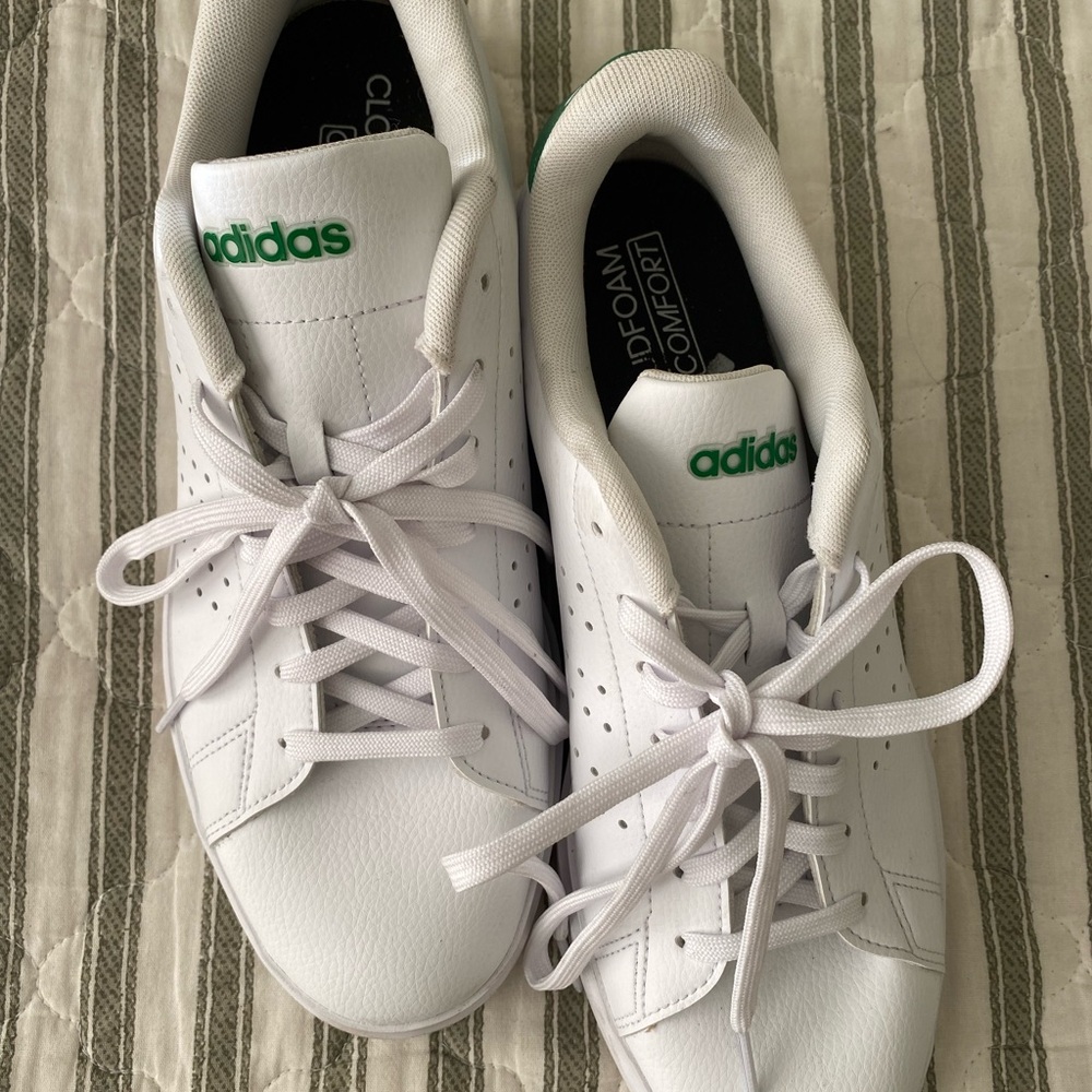 Adidas Classic White Sneakers with Green Detail - Picture 2 of 5